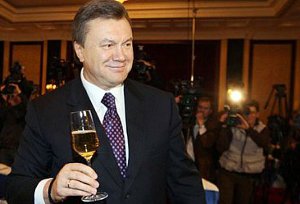 Янукович записал  новогоднее поздравление